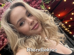 Blondiekiss