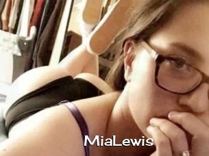 Mia_Lewis