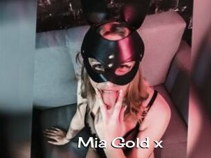 Mia_Gold_x