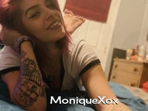 MoniqueXox