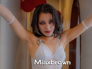 Miaxbrown